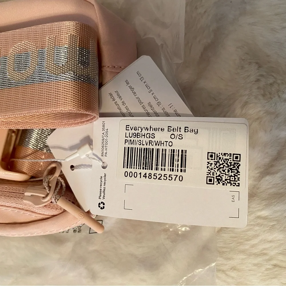✨🆕✨Brand New Lululemon Everywhere Belt Bag